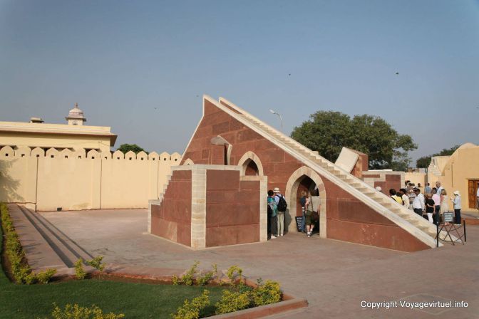 Jaipur Jantar Mantar Observatoire Petit Samrat Yantra - India