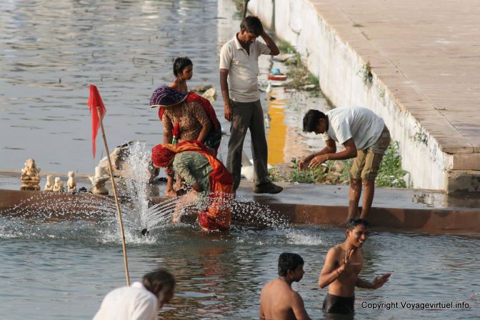 Pushkar Les Ghats Lac Sacre - India