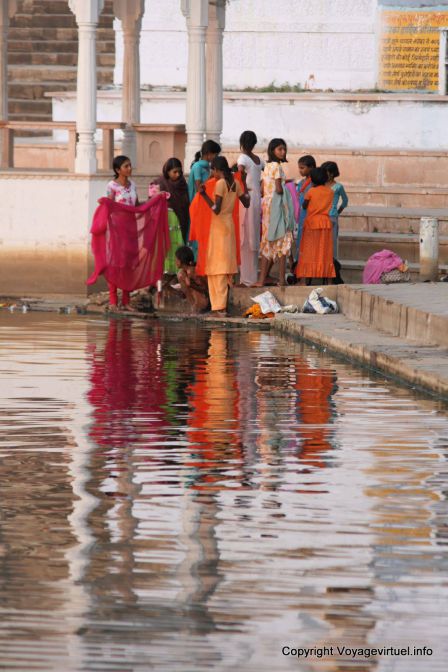 Pushkar Les Ghats Lac Sacre - India