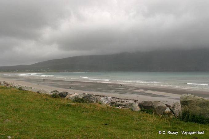 Sulla spiaggia, una vasta gamma di Keel, Achill Island - Irlanda