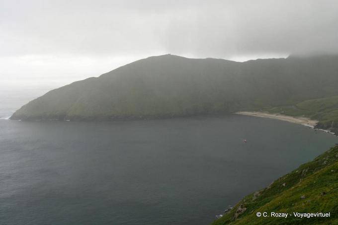Keem Bay tra le nuvole, Achill Island - Irlanda