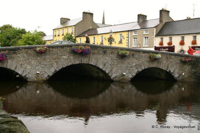 Vecchio ponte sul fiume Carrowbeg, Westport - Irlanda
