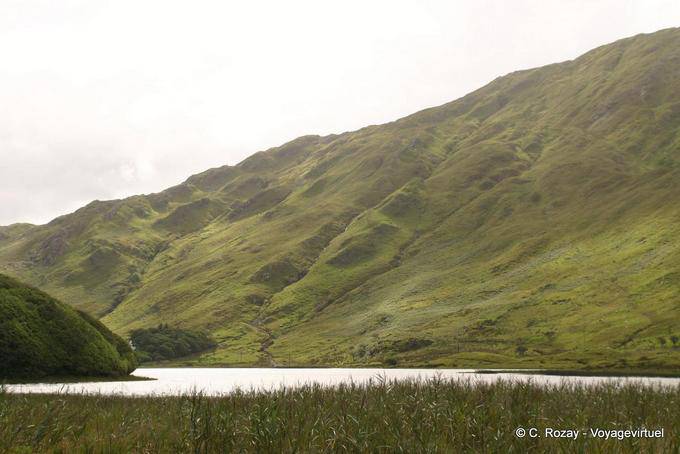 Lake Pollacappull al castello di Kylemore, Connemara - Irlanda