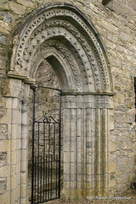 Portale dell'Abbazia Reale di Cong, fondata nel 623 da San Feichin, - Irlanda