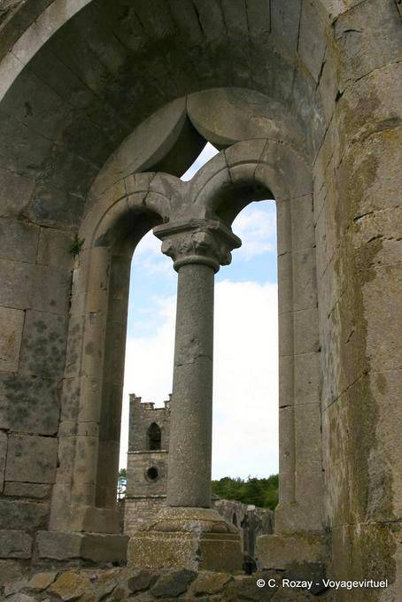 Finestra romanica della Reale Abbazia Agostiniana di Cong, - Irlanda
