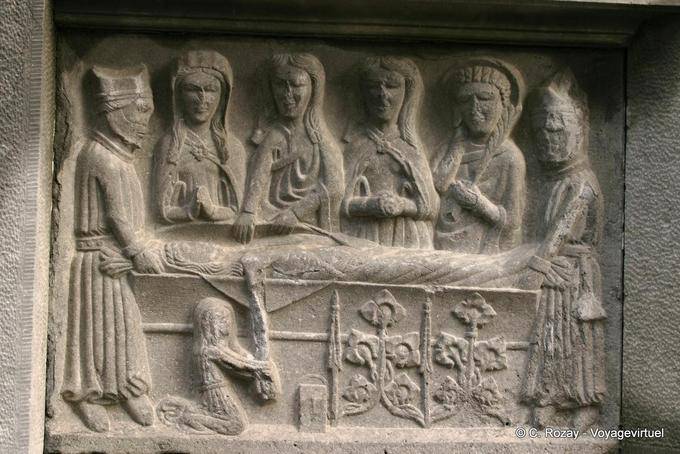 Messa sudario di Cristo scolpita sulla tomba di MacMahon, Ennis Abbey - Irlanda