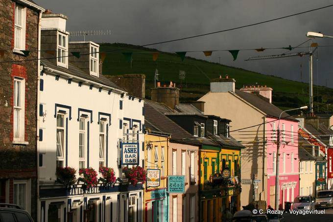Tempesta Light on Main Street, Dingle - Irlanda