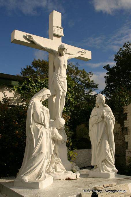 Calvario dipinto di bianco, Dingle - Irlanda