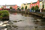 Sulle rive del fiume Garavogue, Sligo, Irlanda.