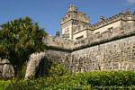 Muro e la torre, Mainistir na Coille Moire, Connemara Kylemore Abbey, Irlanda.