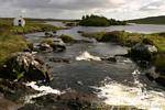 Flussi e piccola casa, Connemara, Irlanda.
