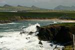 Scogliere e linguaggi spiaggia, Dingle Peninsula, Irlanda.