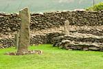 Ogham menhir all'interno del Monastero Riasc (Reask), Dingle, Irlanda.