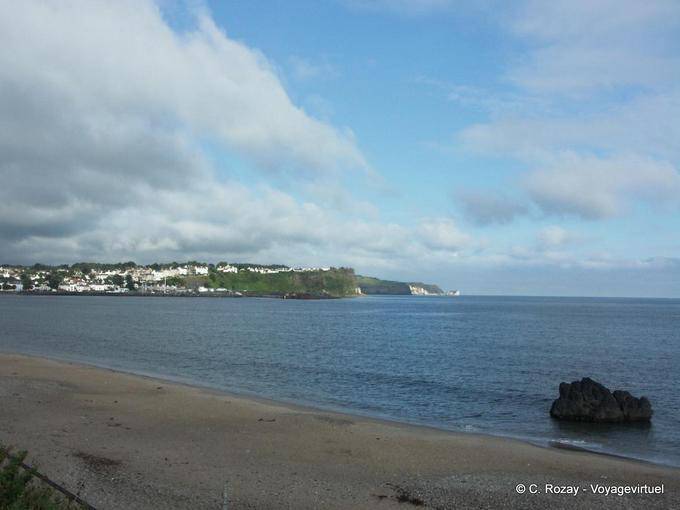 Lungo la spiaggia di Ballycastle, Antrim - Irlanda de Nord