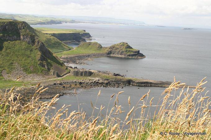 Vista dalle scogliere a sud, Giants Causeway - Irlanda de Nord