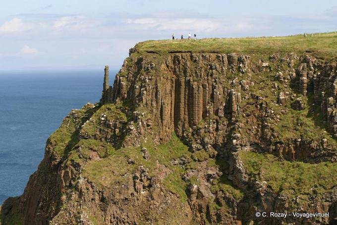 Basalto colonnare sulle alture dell'altopiano Antrim, Giants Causeway - Irlanda de Nord