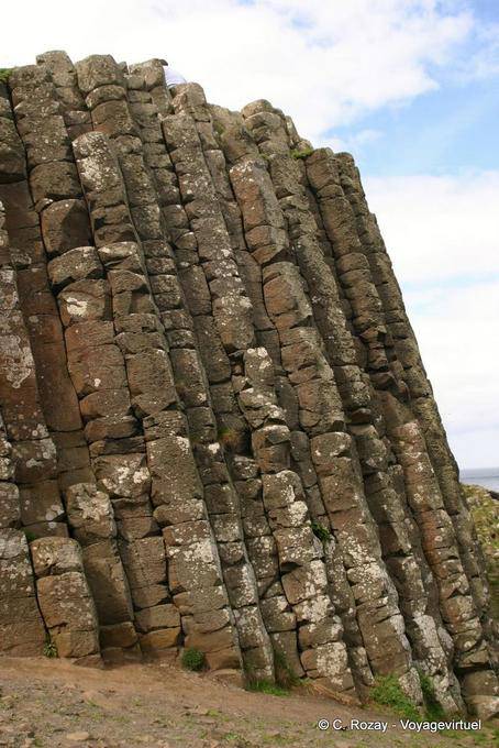Un'altra vista della doppia frattura di basalto, Giants Causeway - Irlanda de Nord