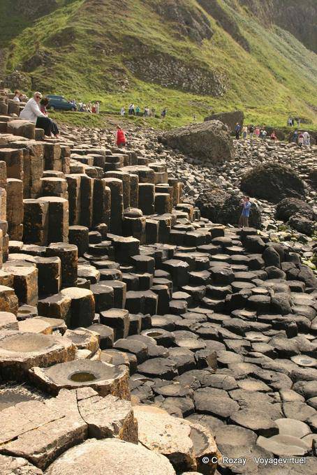 Appoggiare sui poligoni di basalto, Giants Causeway - Irlanda de Nord