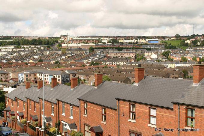 Case a schiera in mattoni tipici Fahan Street, Derry - Irlanda de Nord