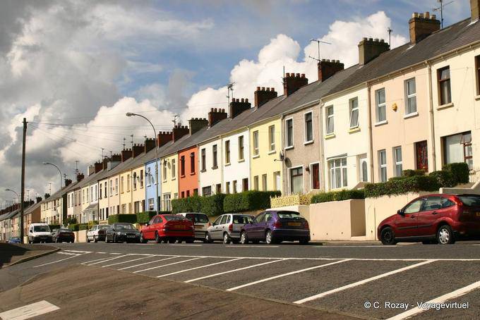 Armonia di colori per tutti facciate simili, un po 'di gioia ... Derry - Irlanda de Nord