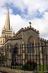 Vista posteriore della Cattedrale anglicana Sainte Colombe, Derry, Irlanda de Nord.