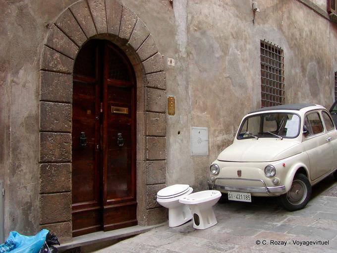 Fiat pentola yogurt e servizi igienici, Montepulciano - Italia