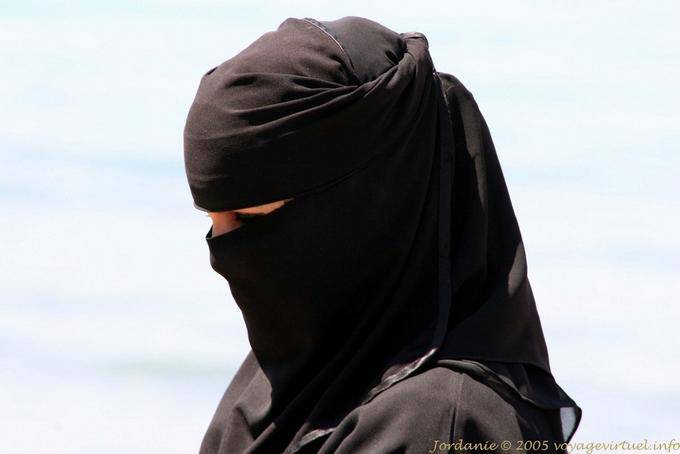 La ragazza in nero, Aqaba - Giordania