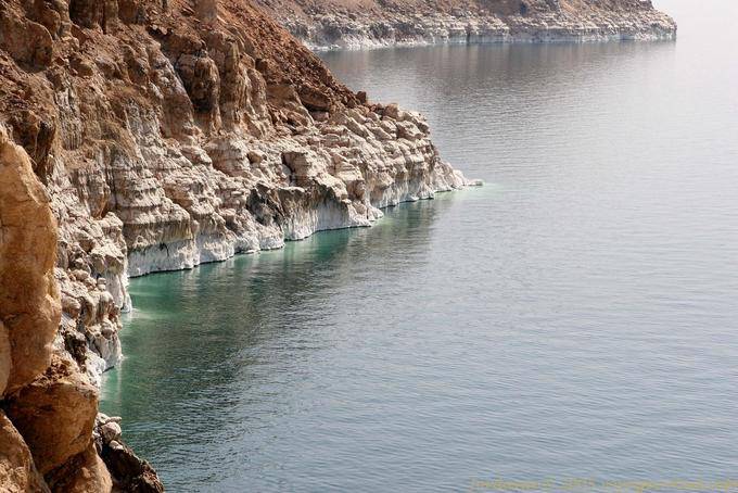 Depositi di sale sulla roccia, Mar Morto - Giordania
