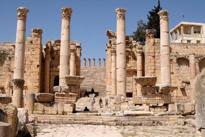 Artemis tempio ingresso dal Cardo, Jerash - Giordania
