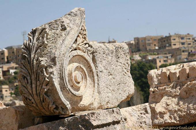 Scultoreo dettaglio con foglia d'acanto, Jerash - Giordania