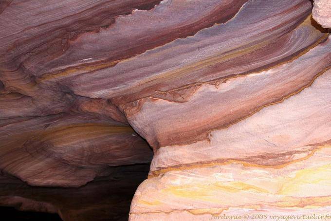 Colore dietro la spianata di Deir, Petra - Giordania