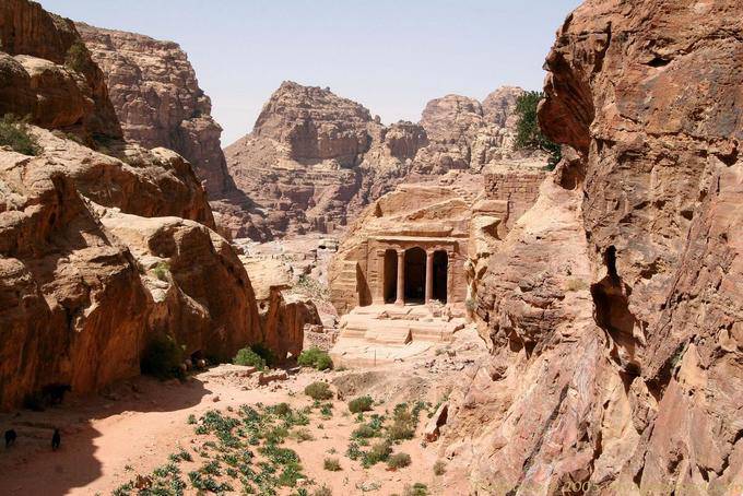 Il tempio del Giardino e la valle di Wadi Al-Farasa, Petra - Giordania