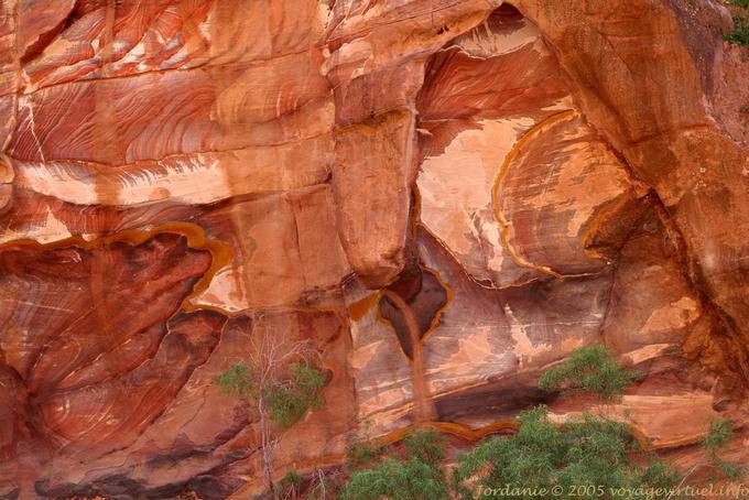 Scogliere color Arabeschi di Wadi Al-Farasa, Petra - Giordania