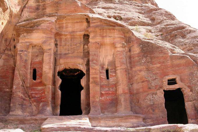 Tomba con un timpano rotto, Wadi Al-Farasa, Petra - Giordania