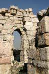 Passaggio nella parete della Cittadella Cittadella di Amman, Amman, Giordania.