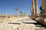 Pavimentazione originale indossato dalle ruote dei carri, Cardo, Jerash, Giordania.