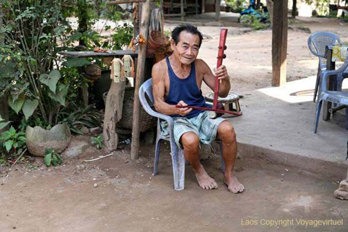 Artisan musicista Ban Xanhai, Laos
