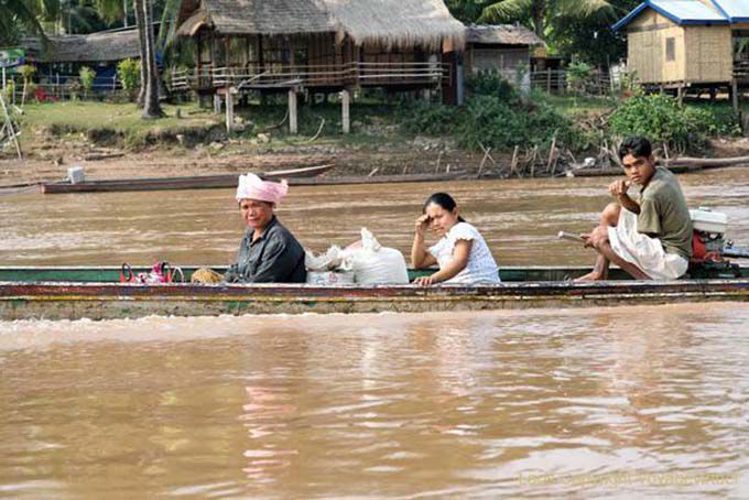 Trasporti sul fiume, Det Isola, Laos