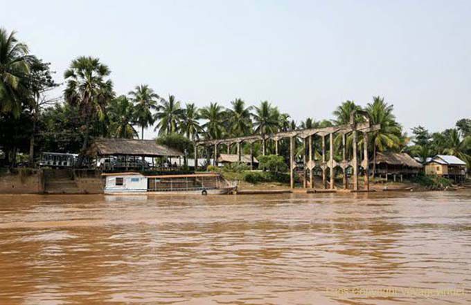 Det Isola ex portuale francese, Laos