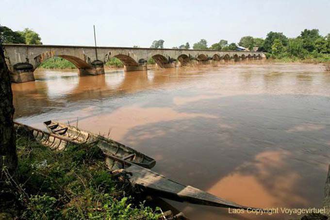 Ponte francese (coloniale) Khone Island, Laos