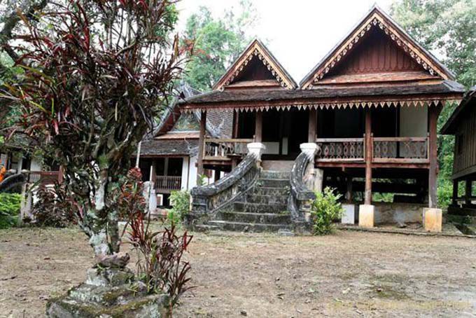 Casa Meditazione, kuti traditionnal, Wat lunga Khoun, Laos