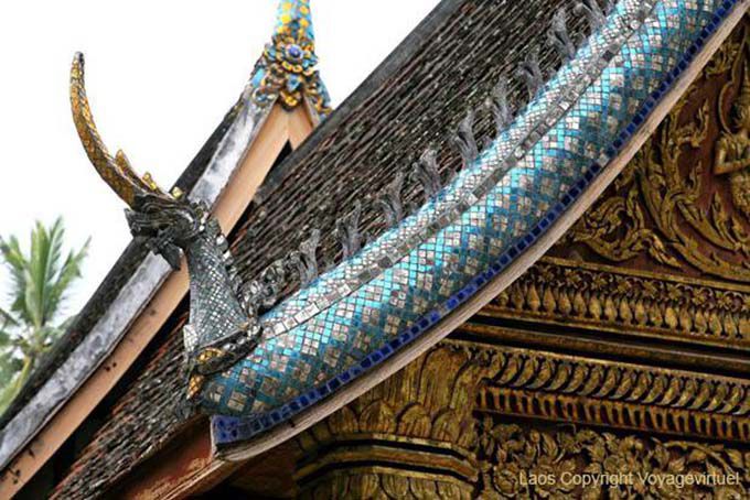 Particolare del tetto ristrutturato, Wat lungo Khoun, Luang Prabang, Laos