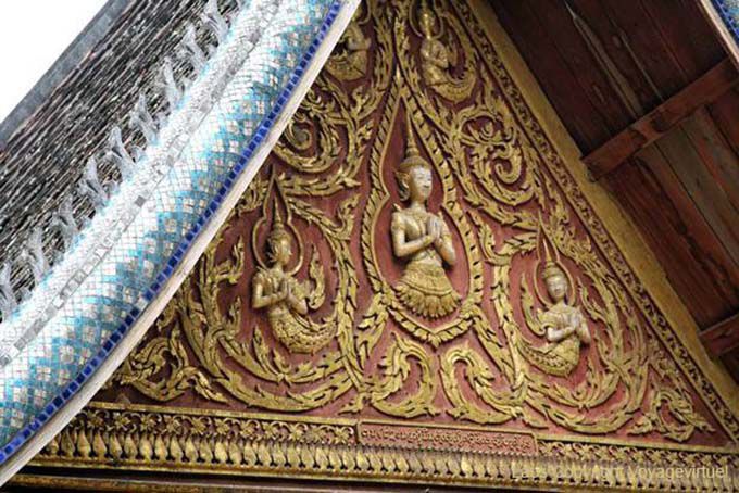 Frontone di vigneti e figure buddiste, Wat lungo Khun, Laos
