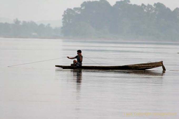 Pesca al mattino, Mekong Laos Sud, Laos