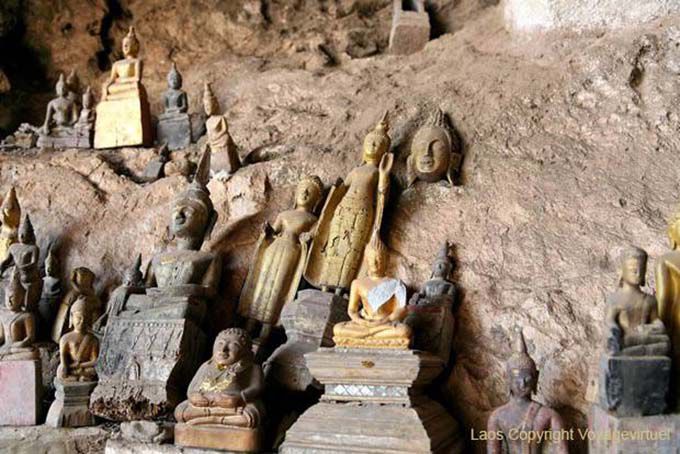 Figure religiose, Pak Ou, Laos