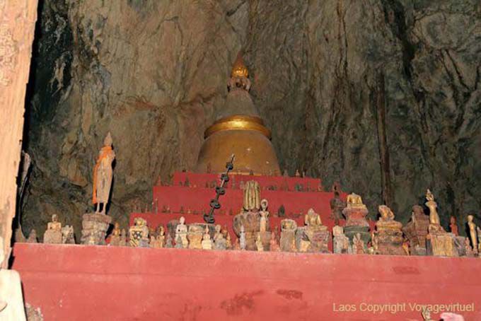 Altare e devozione Pak Ou, Laos