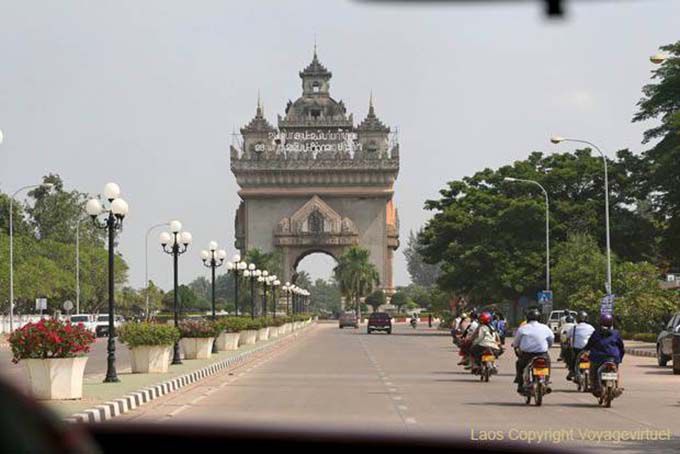 Lane Xang Avenue, Patuxai, Vientiane, Laos