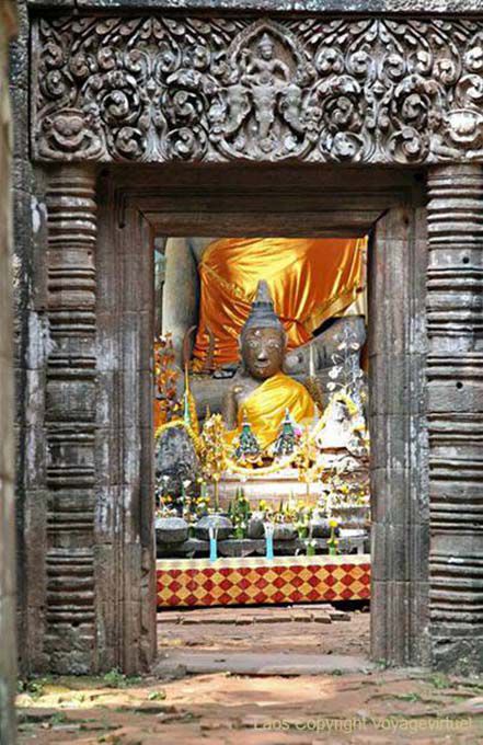 Chamaré altare con Buddha, Wat Phou, Laos