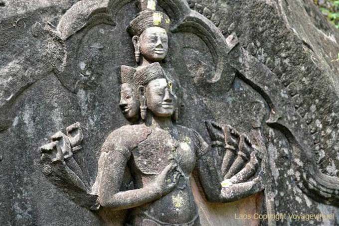 Trimurti, la Trinità indù in pietra, Vat Phou, Laos