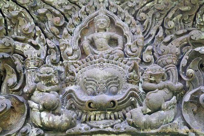 Dentues mostri, Vat Phou, Laos